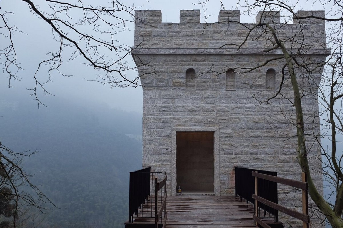 对「不守规矩」的跨国夫妇打造 新商业100人澳门新葡京app中国「最赚钱」的度假村由这(图7)