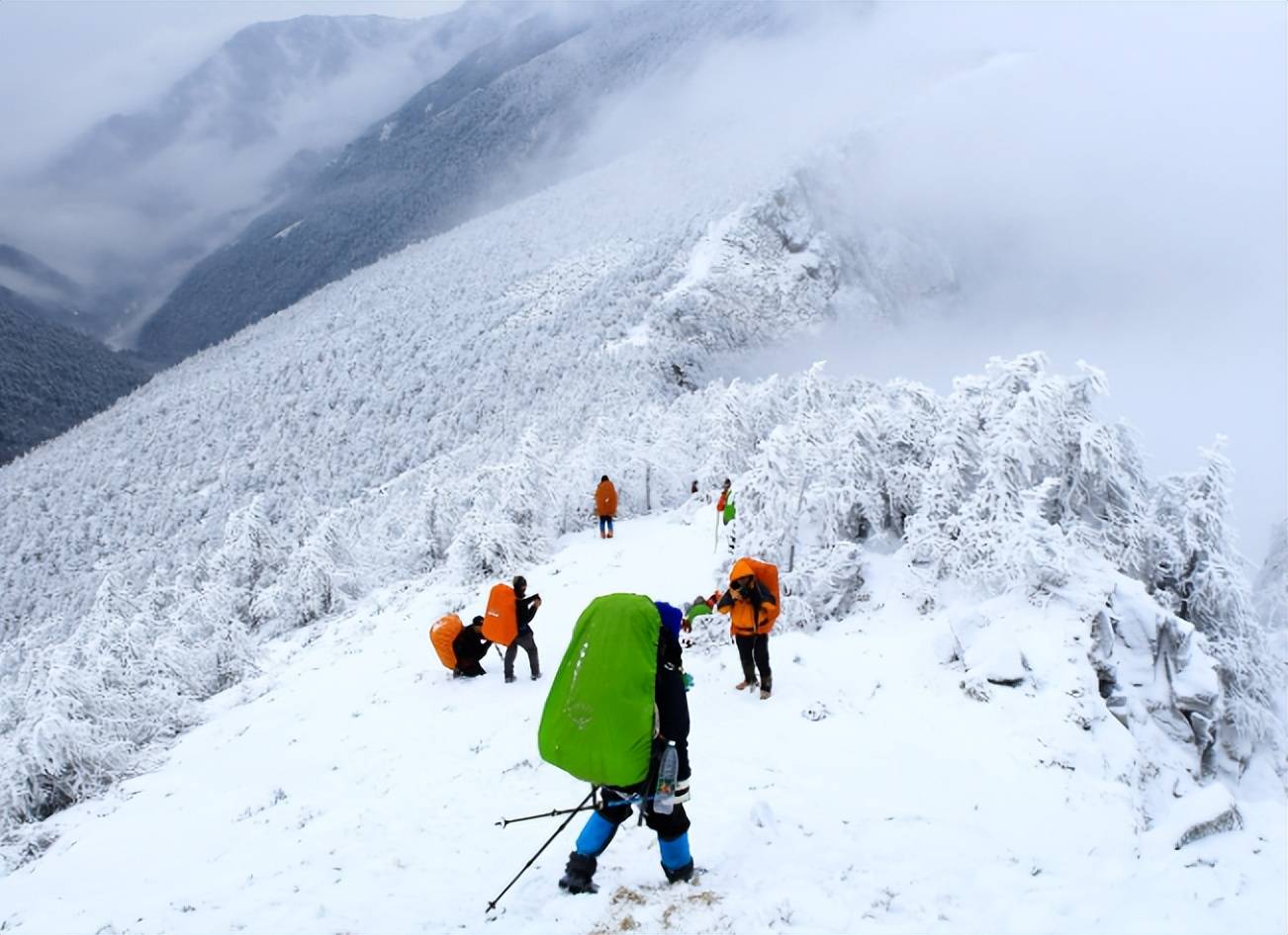 人坠崖直升机正在全力搜救！新葡京2026刚开年鳌太线(图7)