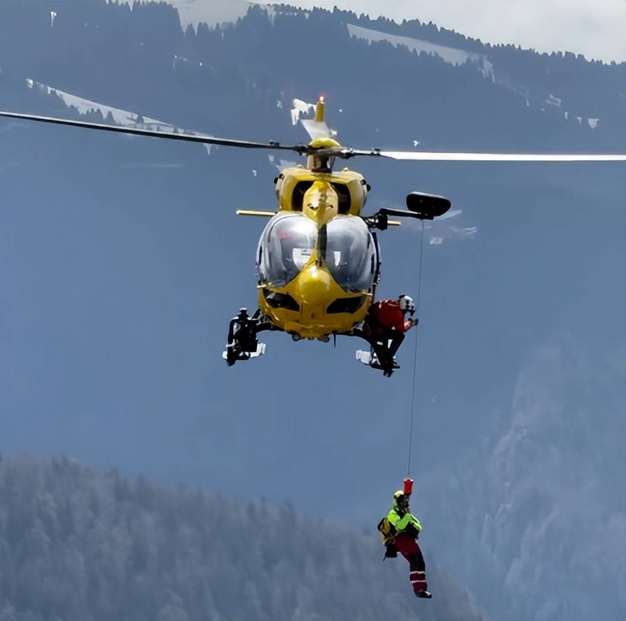 人坠崖直升机正在全力搜救！新葡京2026刚开年鳌太线(图4)